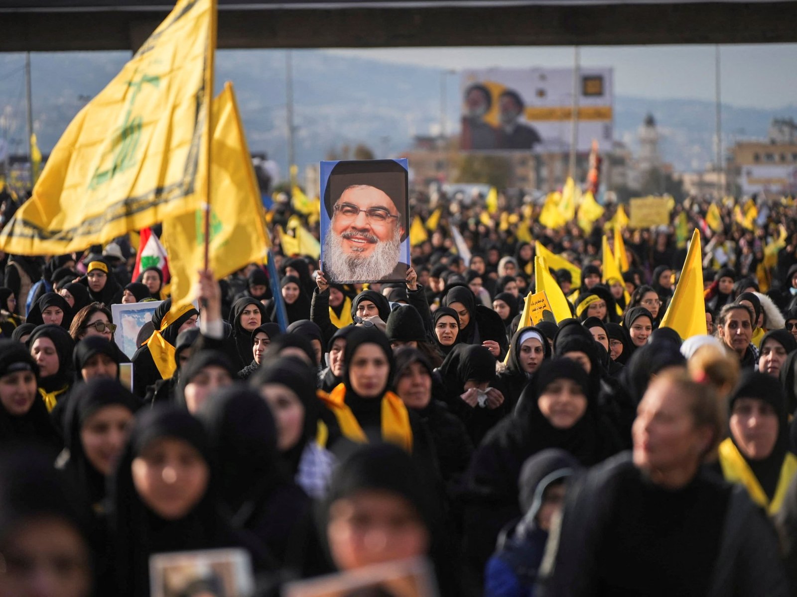 2025-02-23T071639Z_2002692364_RC270DAZ1US5_RTRMADP_3_ISRAEL-PALESTINIANS-LEBANON-NASRALLAH-FUNERAL-1.jpeg