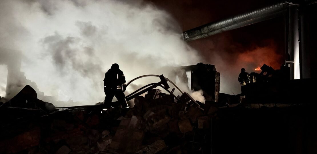 2025-03-26T221828Z_1857292968_RC28LDA8AV7Y_RTRMADP_3_UKRAINE-CRISIS-ATTACK-KHARKIV-1743031378.jpg